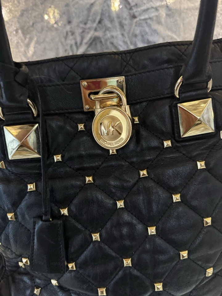 MK Hamilton 黑色金色装饰包。  13 1/2 英寸 X ü13 1/2 英寸 x 4 英寸 — 第 4/4 张图片