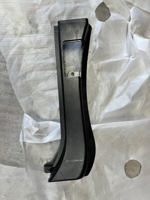BMW X5 M E70 LEFT SIDE TRUNK LOWER D-PILLAR TRIM