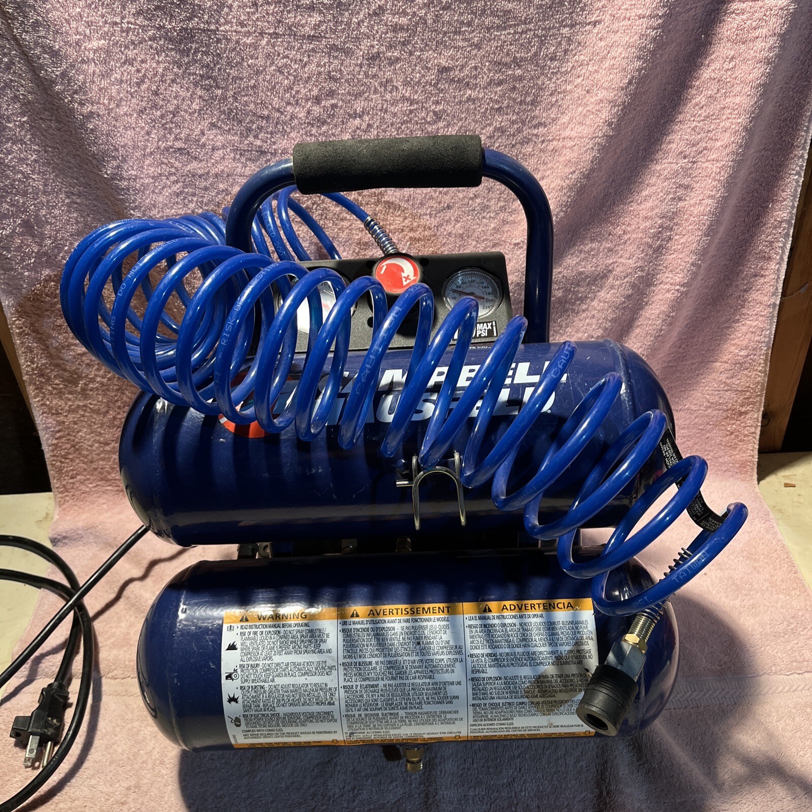 CAMPBELL Hausfeld Air compressor FP209501 110 Max PSI 2 Gallons