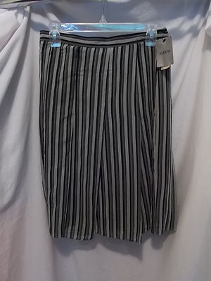 Alfani Costa Brava Skirt, Fully Lined, Pleated Multi Black/Grey Stripes, size 8