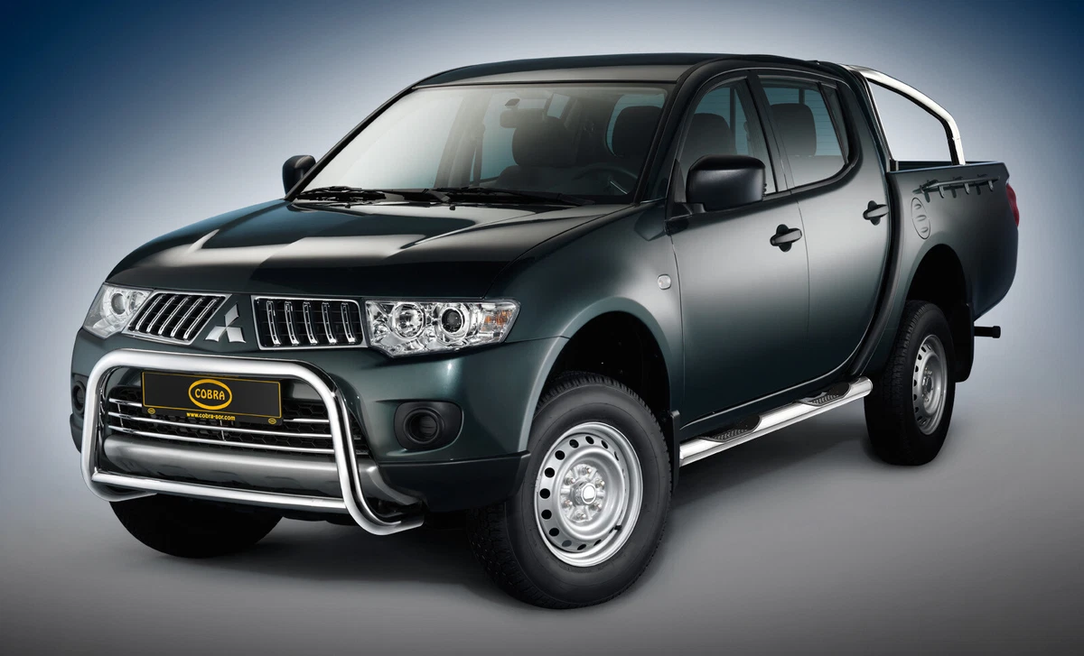 VENOAL 4 Pezzi Deflettori Antipioggia per Mitsubishi L200 MK5/KJ/KK/KL 2015-2020 2021 2022 2023, Parapioggia per Finestrino Deflettori Aria Laterale, Protezione per Visiera Parasole Auto