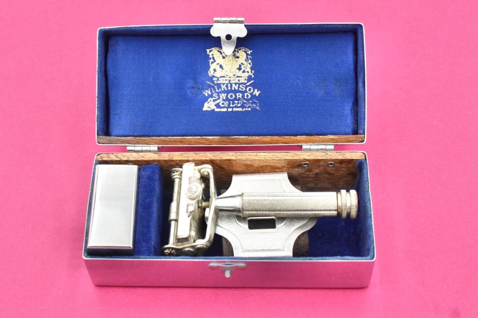 VINTAGE 1930's WILKINSON EMPIRE MODEL SHAVING SAFETY RAZOR + STROP