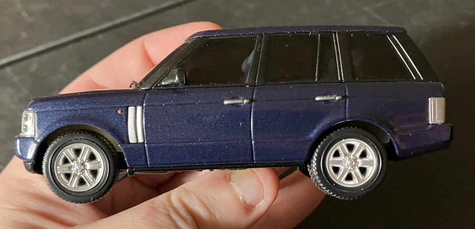 Adriatic Blue Corgi Vanguards 1/43 Land Rover Range Rover Vogue Diecast 1/7500 - Image 4 of 4