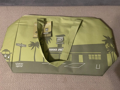 Trader Joe's Large Insulated Tote Olive Green 8 Gallon Reusable  Bag Cooler