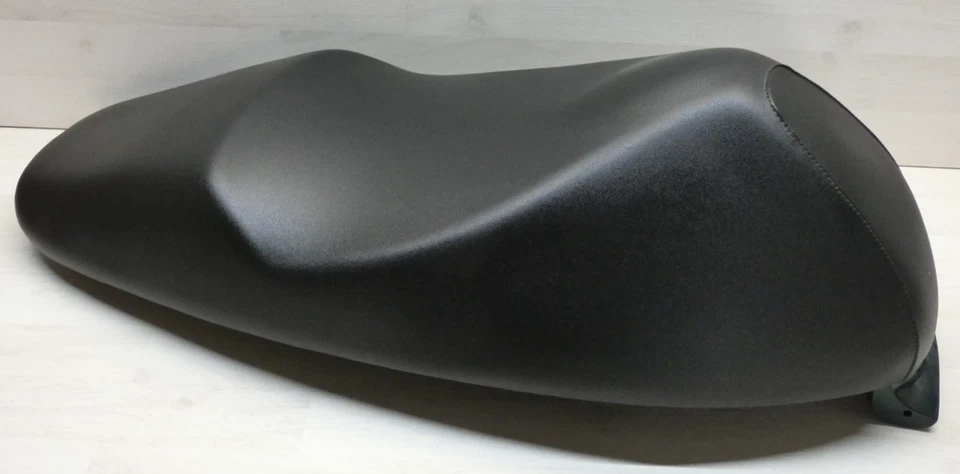 Aprilia Leonardo 125 / 150 Roller Sitzbank / Sitz ORIGINAL ! TOP ZUSTAND ! - Bild 2 von 4