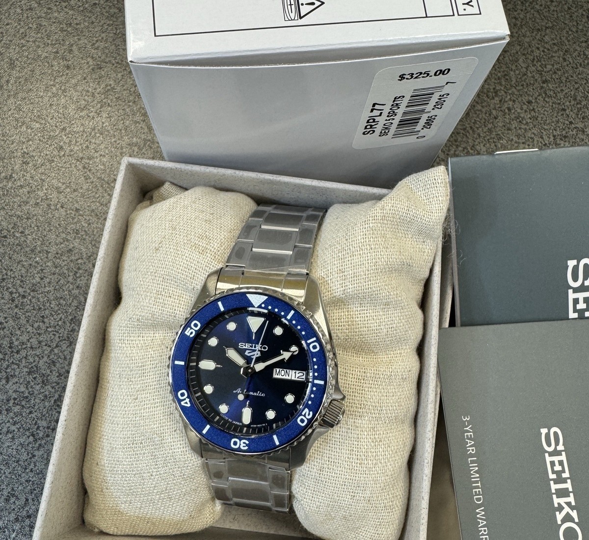 Seiko 5 Five Sports SRPL77 Automatic Mid Size 38mm blue Dial