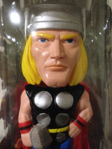 Funko Marvel Avengers Thor Silver Base Chase Wacky Wobbler Bobble Head RARO NUEVO - Imagen 6 de 11