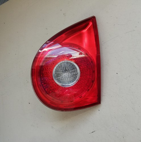 VW Golf V 1,4 59kW BUD 2006 Rückleuchte Rücklicht Rechts Innen 1K6945094J