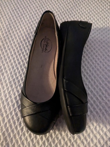 Life Stride Simply Comfort Adalene Black Flats Slip On Shoes - 6M - Picture 2 of 5