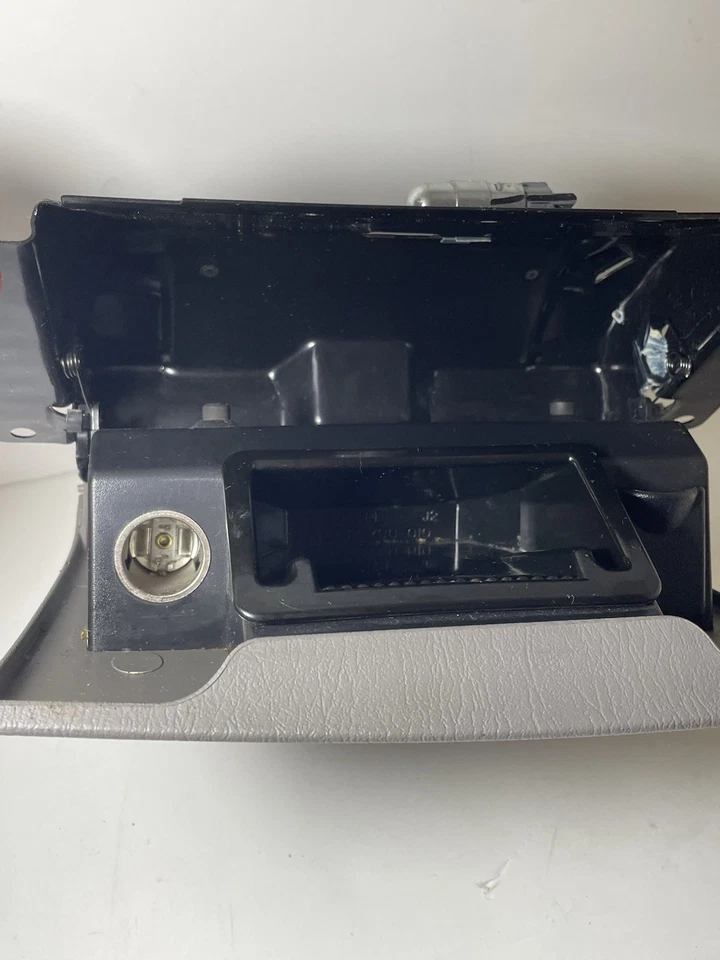 Cenicero Buick Lesabre 2000-2005 montado en el tablero central montaje cenicero gris OEM Foto 2 de 4