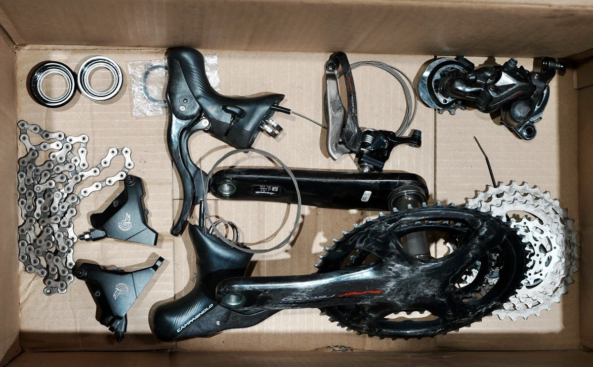 I'm offering for sale a Campagnolo Record 10 groupset (first