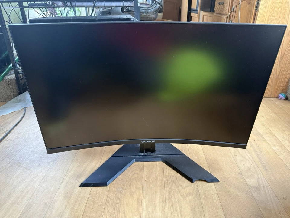 GIGABYTE G32QC VA Panel 32" HDR LED Curved QHD FreeSync Monitor - Black - Image 2 of 4