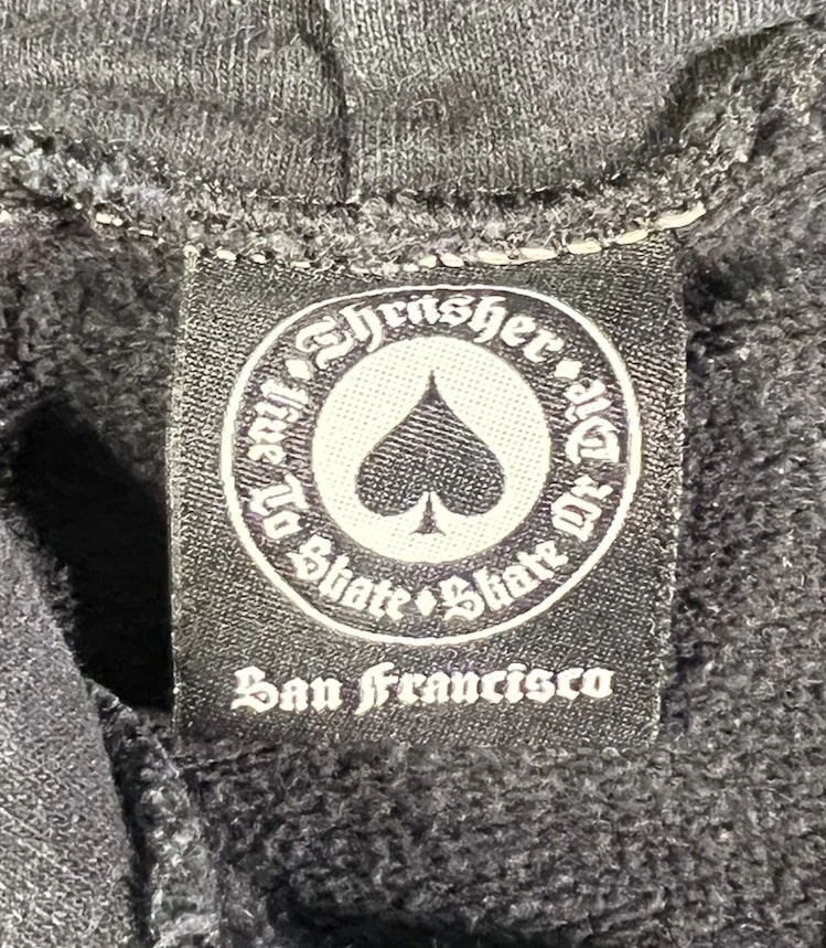 De colección Thrasher Skateboard Magazine Pullover Sudadera con Capucha Corte Desteñido Cuadrado. Foto 4 de 4