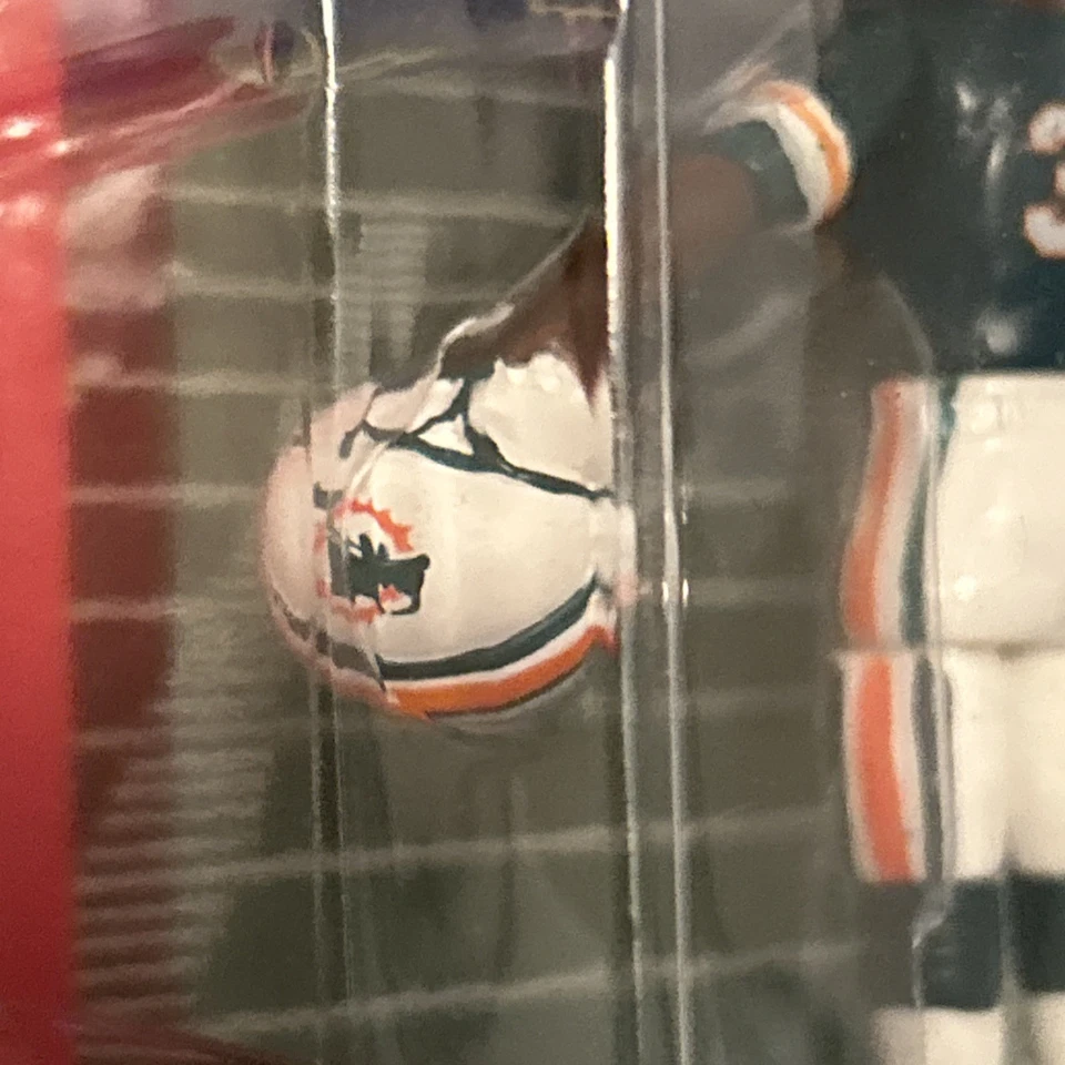 Figura de acción profesional de bolsillo Ricky Williams Miami Dolphins de 4,5" NFL 2003 NUEVA EN CAJA  Foto 3 de 4
