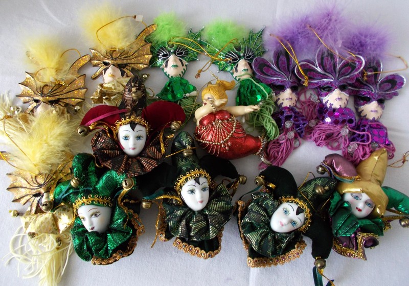 VINTAGE MARDI GRAS NEW ORLEANS HARLEQUIN HOLIDAY CHRISTMAS ORNAMENTS LOT OF 14