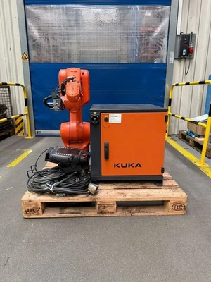 KUKA KR 10 R900-2 / SEL Industrieroboter AGILUS-2 Serie SerNr. 1029820 - Bild 1 von 4