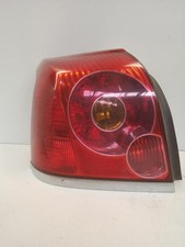 Feu arrière Toyota AVENSIS