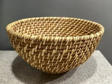 Dash Of That Large Rattan Serving Bowl 10” Two Tone Woven Wicker Pristine Cond!