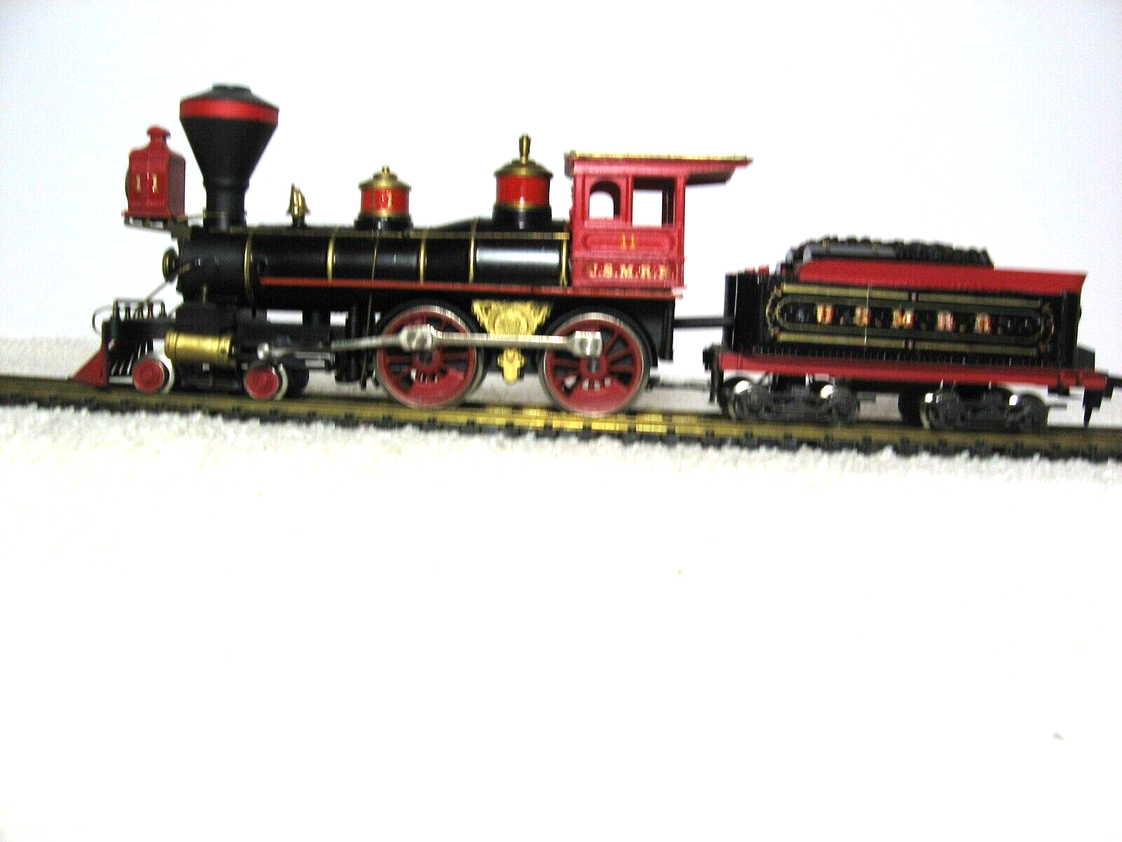 HO scale old time Civil War USMRR 4-4-0 locomotive with lots of red ...
