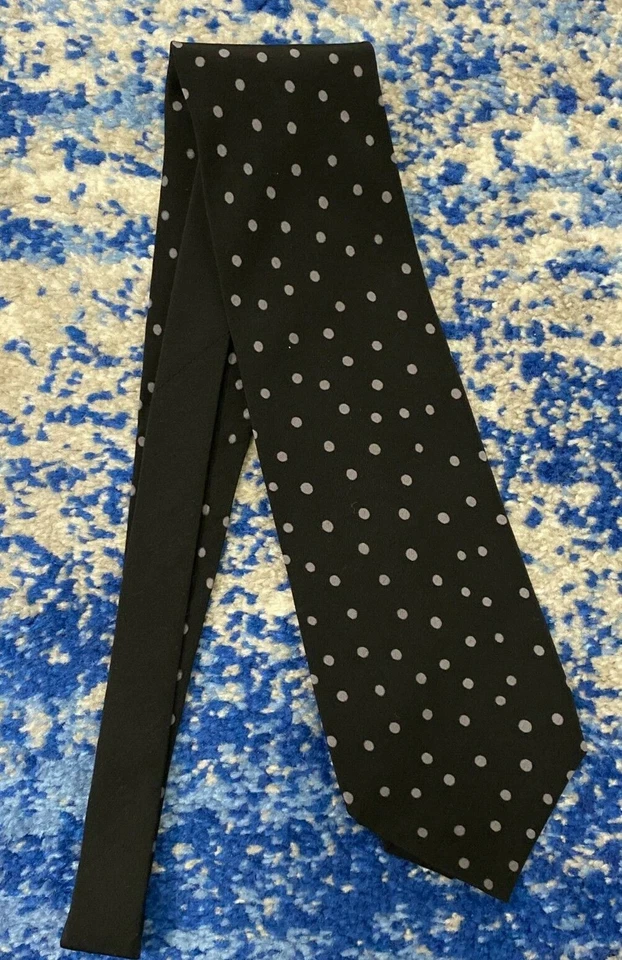 Corbata de seda pintada a mano a lunares gris negra exclusiva de Robert Daskal EE. UU. Foto 2 de 4