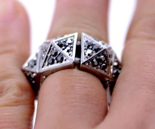 Punk goth style silvery black coloured pyramid stretch ring