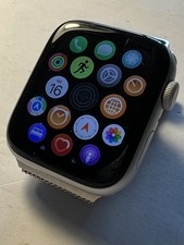 Apple Watch SE (2. Gen) 44 mm Alu Silber, Milanaise-Armband Edelstahl