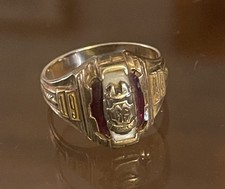 Anello classe 1944 Manley High School Chicago oro giallo massiccio 10 carati e rubini 6,5 g