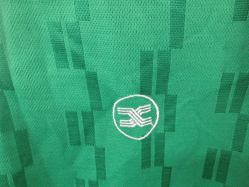 Camiseta deportiva de fútbol verde poliéster grande vintage Y2K XARA para hombre nueva con etiquetas Foto 2 de 4