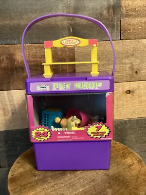 VTG 1998 Moose Mountain Toys - Pet Shop - Doggie Day Care Playset
