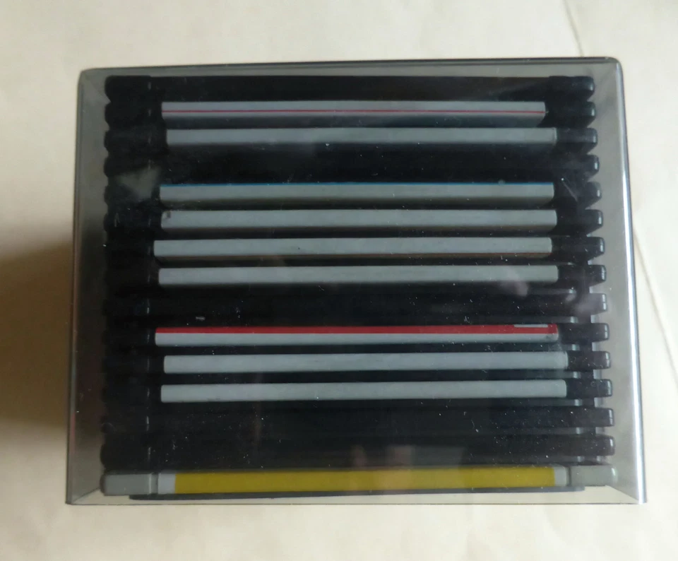 Cassettenbehälter für 15 3 1/2 Zoll Disketten mit Disketten - Bild 2 von 4