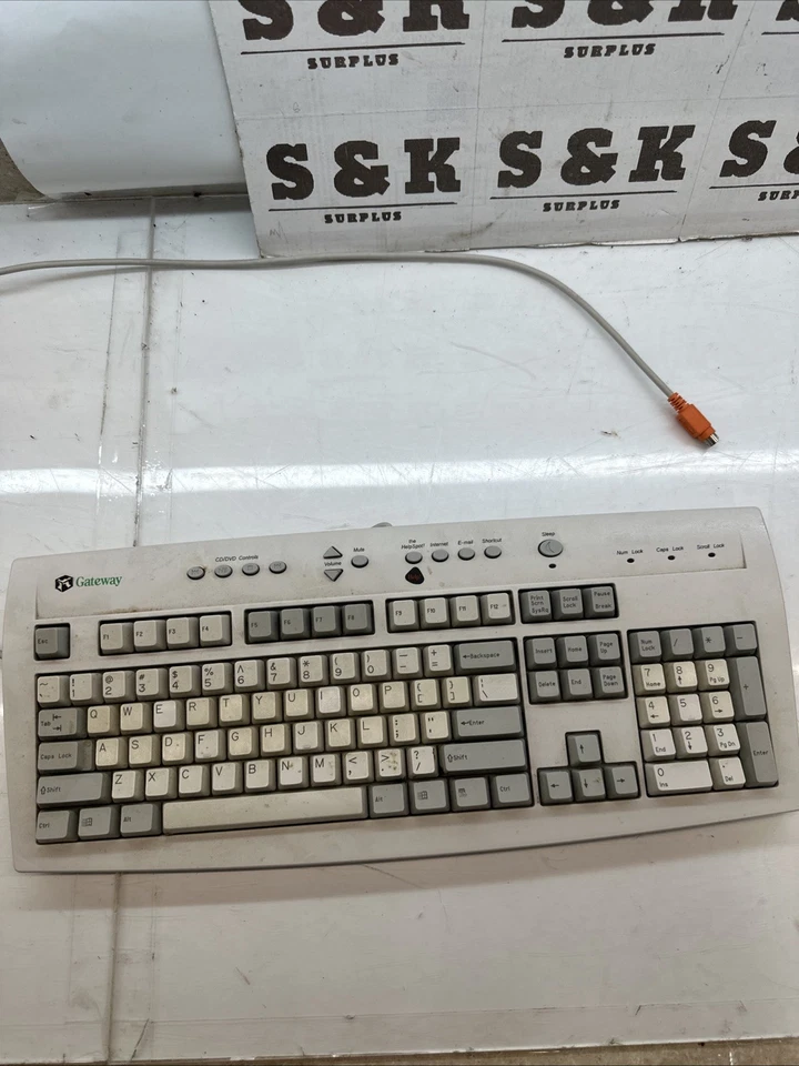 Gateway Vintage Computer PC Keyboard 7001211 Wired E06150US017-C - Image 2 of 4