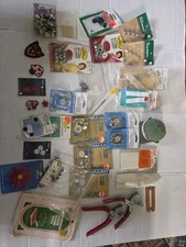 Lot Vintage Sewing Notions Velcr0 Snaps Button Covers Patches Tracing Paper