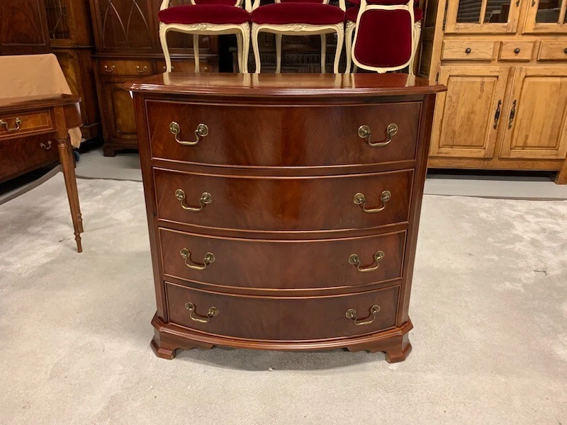 Quality Mahogany Bow Fronted Chest of Drawers