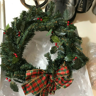 Hallmark Miniatures 2001 Celebration Wreath MIB Studio Edition