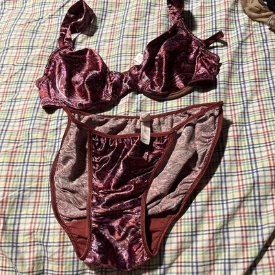 RARE Vtg Y2K  99 Victoria s Secret Second Skin String Bikini And Bra Set