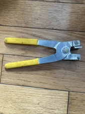 Vintage Glass And Tile Cutting Tool Manual Running Pliers Tile Snapper