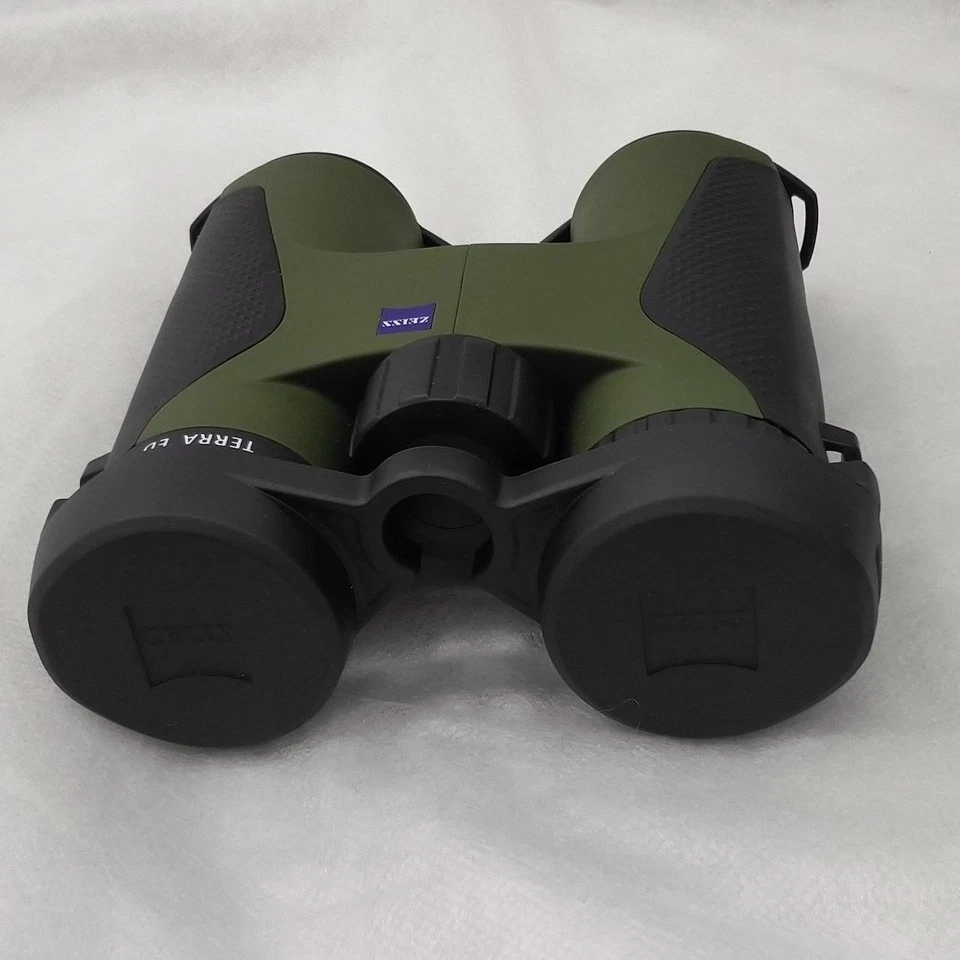 ZEISS TERRA ED 10x32 Binoculars Wide Focus Vivid Colors Case Included Used - Image 3 of 4