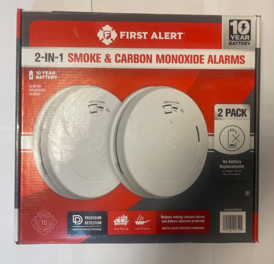 First Alert Smoke Alarm 2 Pack  2-in 1 Smoke & Carbon Monoxide
