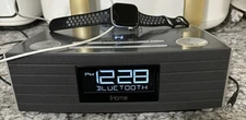 iHome Docking Station Radio Speaker System Bluetooth Aux.  everything works