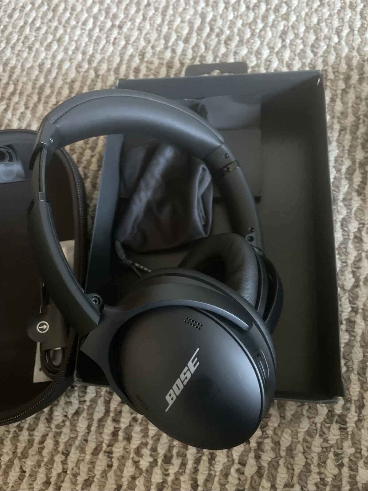 Bose SoundLink Around-Ear Wireless Bluetooth Headphones in Sleek Black Design for Premium Sound Quality