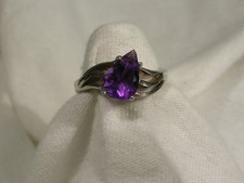 Women's 9x6mm Amethyst ring Sz 6
