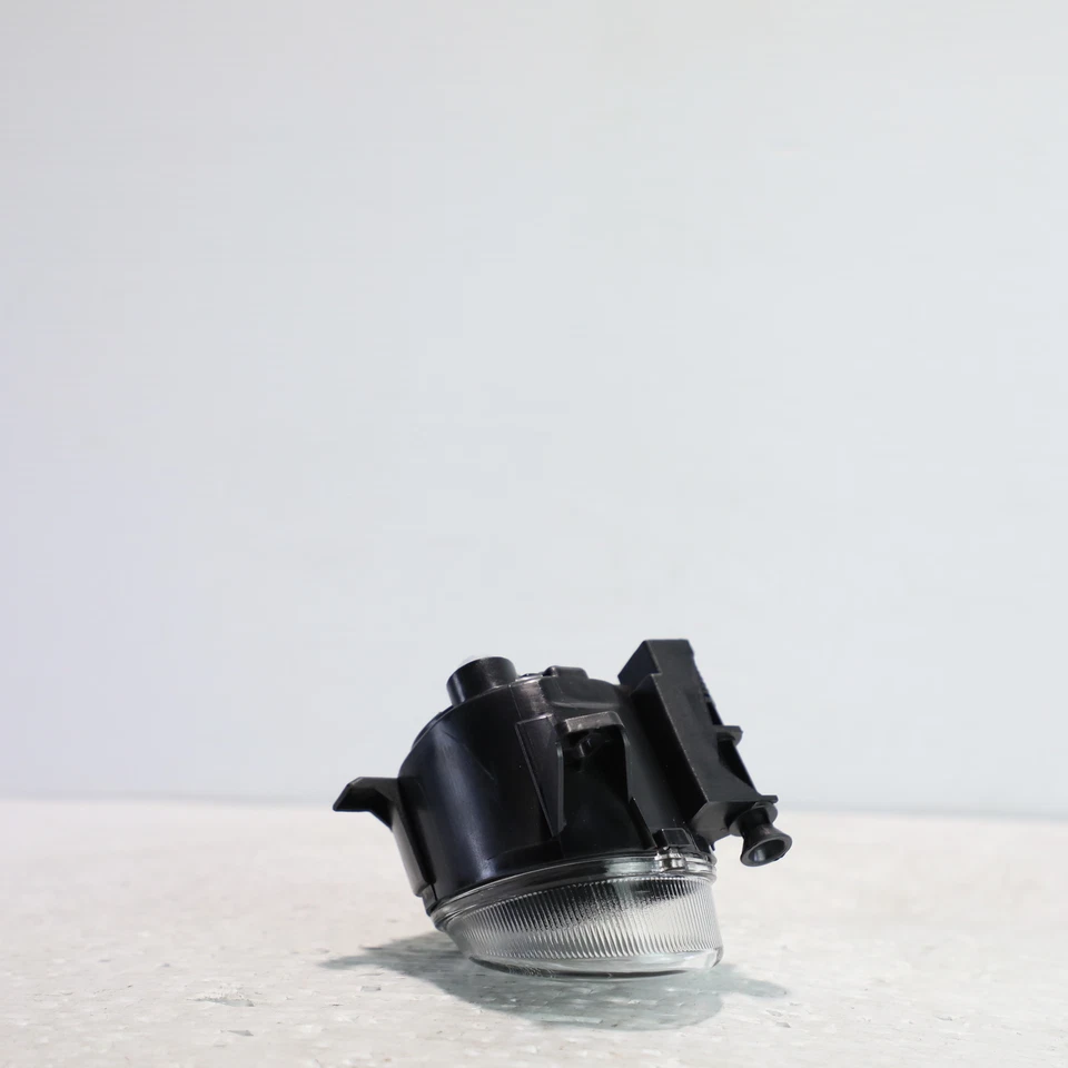 Противотуманные фары для правой стороны Audi A4 2009–2012 годов выпуска 19 0795 00 неоригинальные запчасти - Изображение 3 из 4