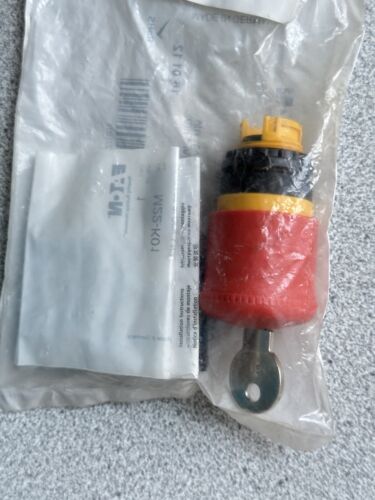 NEW Eaton M22-PVS-K01 Key Release Emergency Stop, Complete Device, 22.5 mm, 1 NC - Picture 3 of 4