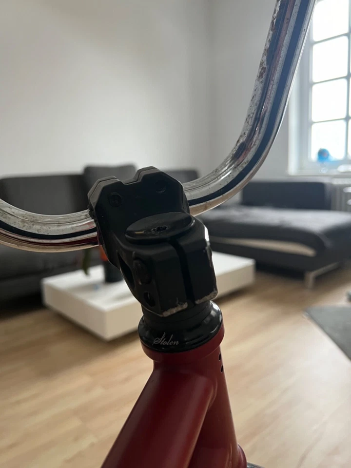 Fahrrad Bmx in der farbe rot mit guter zustand!! für alle fragen schreiben - Bild 4 von 4