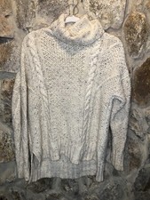 Knit Turtle Neck Sweater With Little Speckled Details Size Medium