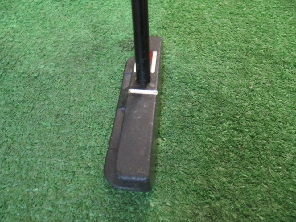 SEEMORE FGP CENTER SHAFTED BLADE PUTTER, 30.5 INS. SEEMORE COVER - Image 4 of 4