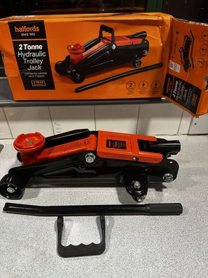 #ad Halfords 2 Tonne Hydraulic Trolley Jack  BRAND NEW amp; SEALED FREE GUARANTEE GBP 33.00