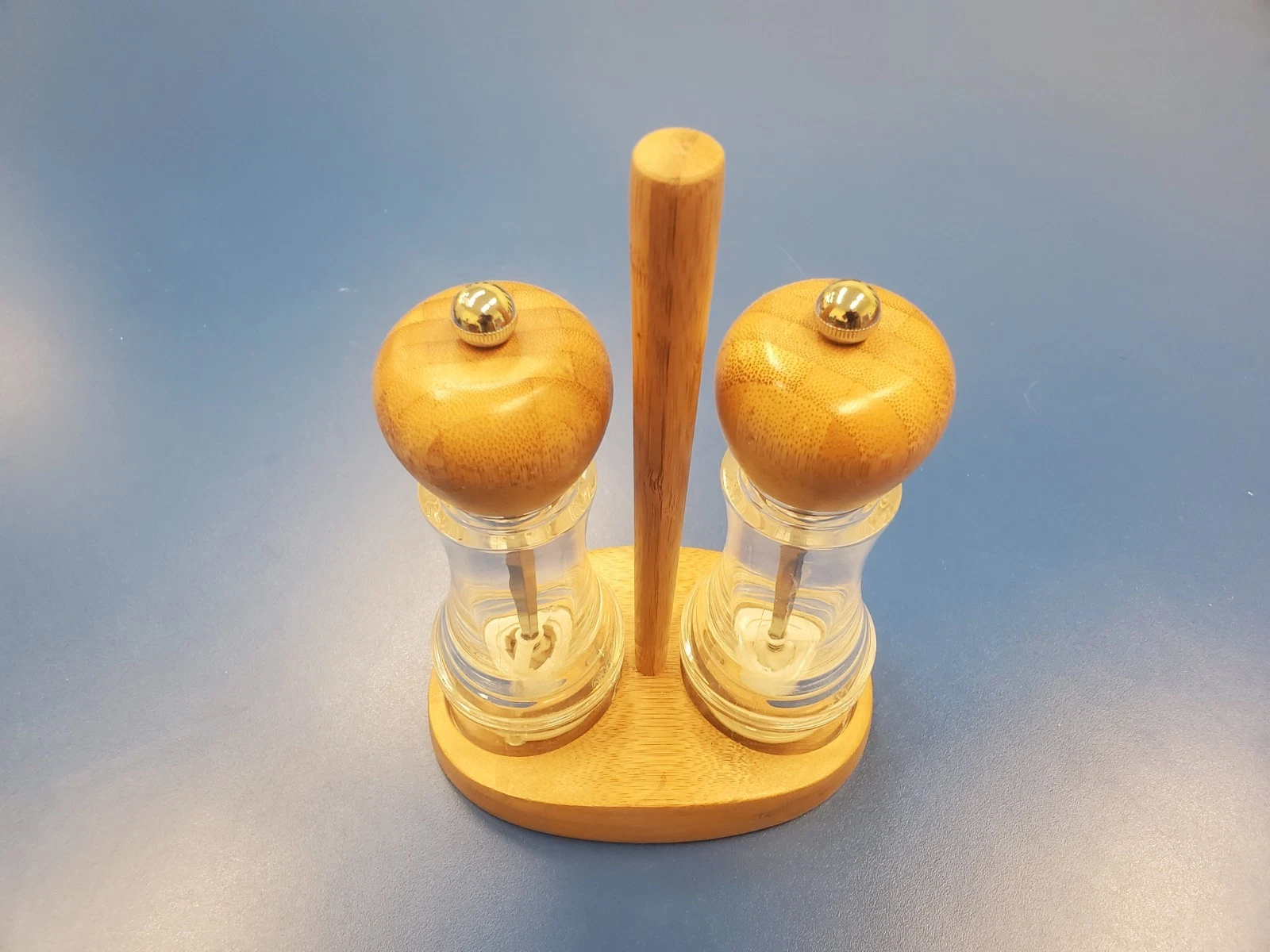 Pampered Chef Bamboo & Clear Acrylic Salt & Pepper Mill Shakers 7" + Holder