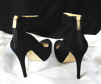 bcbgeneration heels with zipper