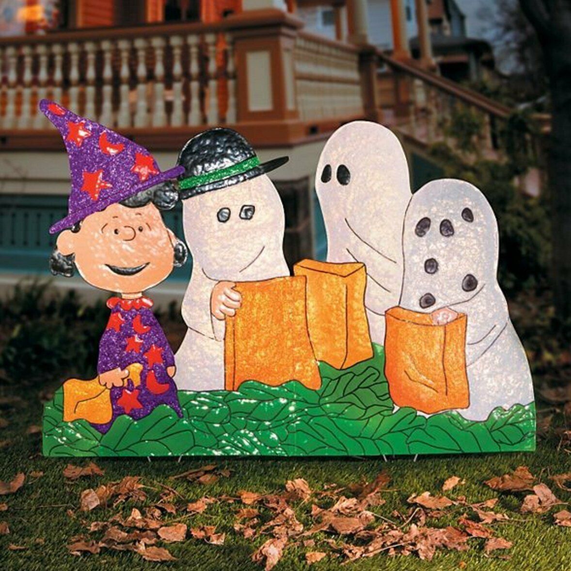 Peanuts Gang in Costumes Hammered Metal Outdoor Halloween Decor ...